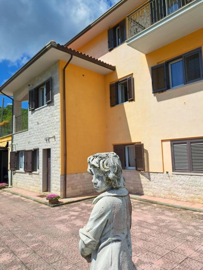 La Casa Di Mezzo-Affitti Brevi-Zona Ospedali Villa Busso Luaran gambar